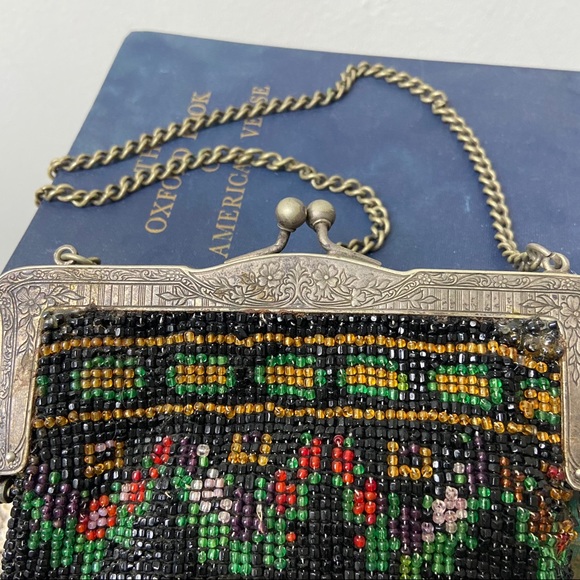 1920’s Glass Bead Floral Bag - Picture 12 of 13